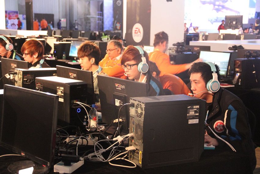 WCG2013图集联盟八强赛OMG与EP.HK英雄图实弹射击组织程序图片