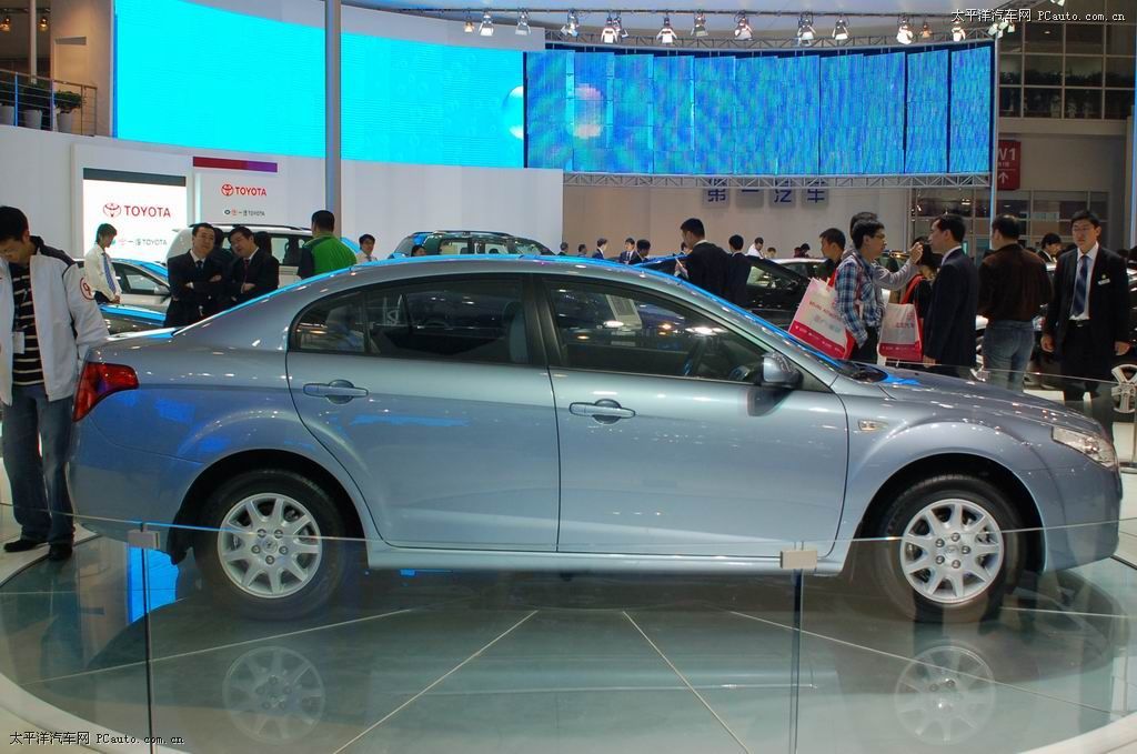 奔騰B50車展高清大圖