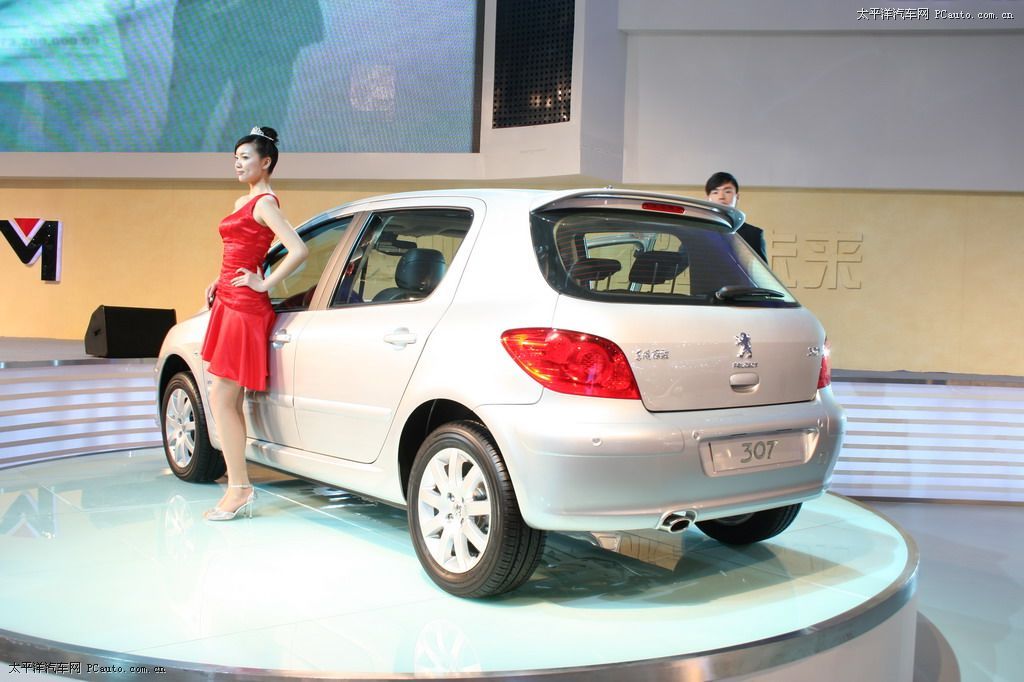 標(biāo)致307車展高清大圖