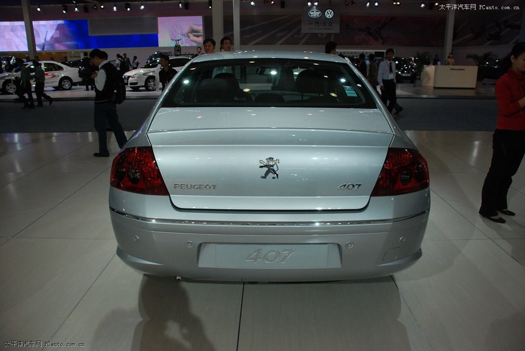 標(biāo)致407車展高清大圖