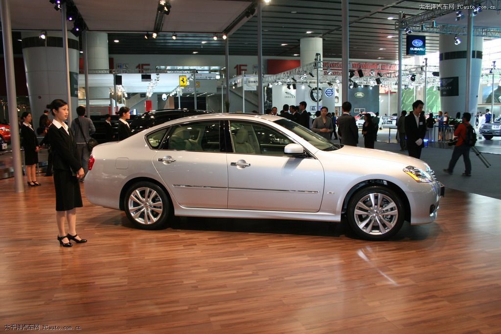 英菲尼迪M車展高清大圖