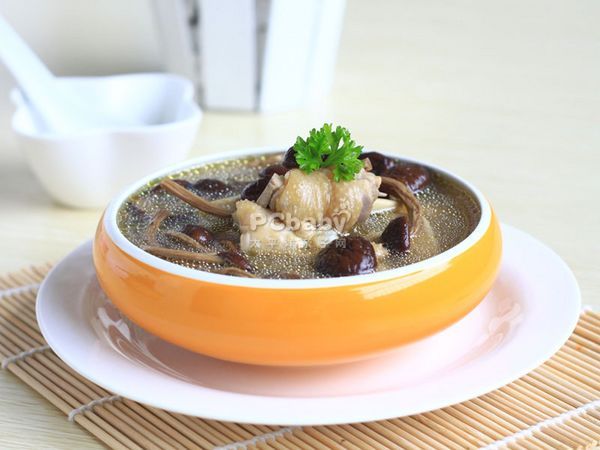 茶树菇鸡肉汤